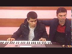 Барзани Гусейнов курдская свадьба в шымкенте  синтезатор