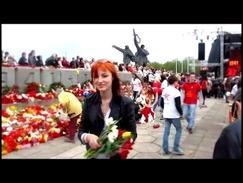 дорогой длинною 9 мая 2014 у памятника Победе в Риге