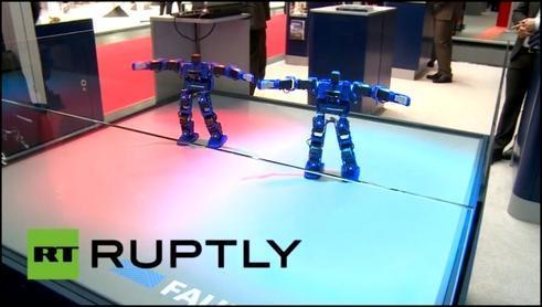 Роботы зажгли под Gangnam Style на ганноверской ярмарке