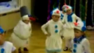 Танец мальчиков снеговиков