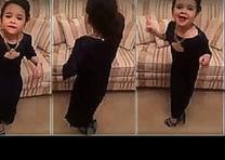 Маленькая цыганочка танцует под песню "Папу"
