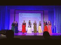 "Кыргызымдын жигиттери" поют студентки АлтГУ